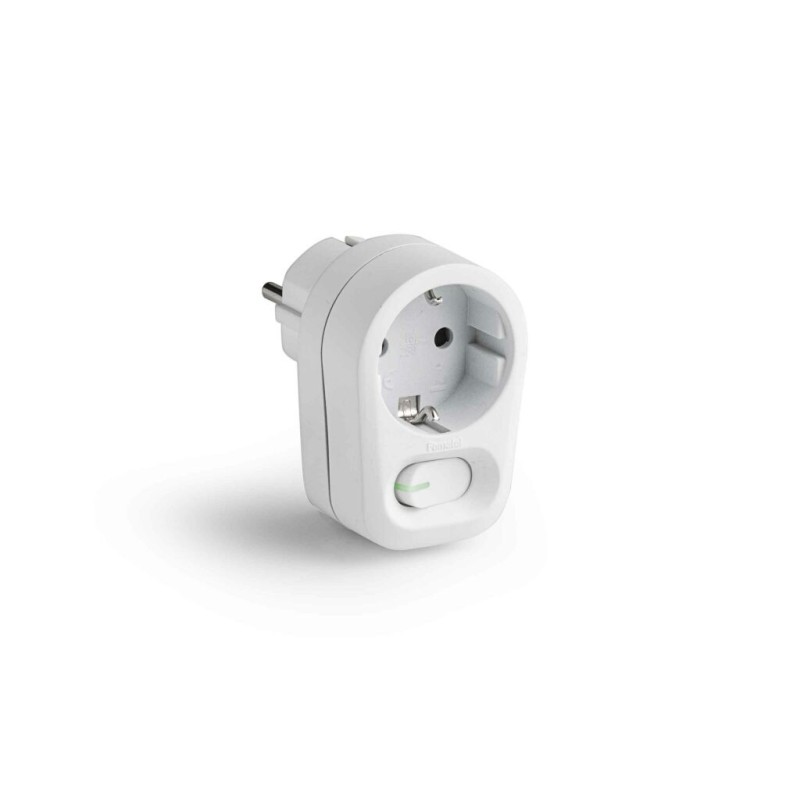 1341/ Adaptador TT 16A-250V con interruptor